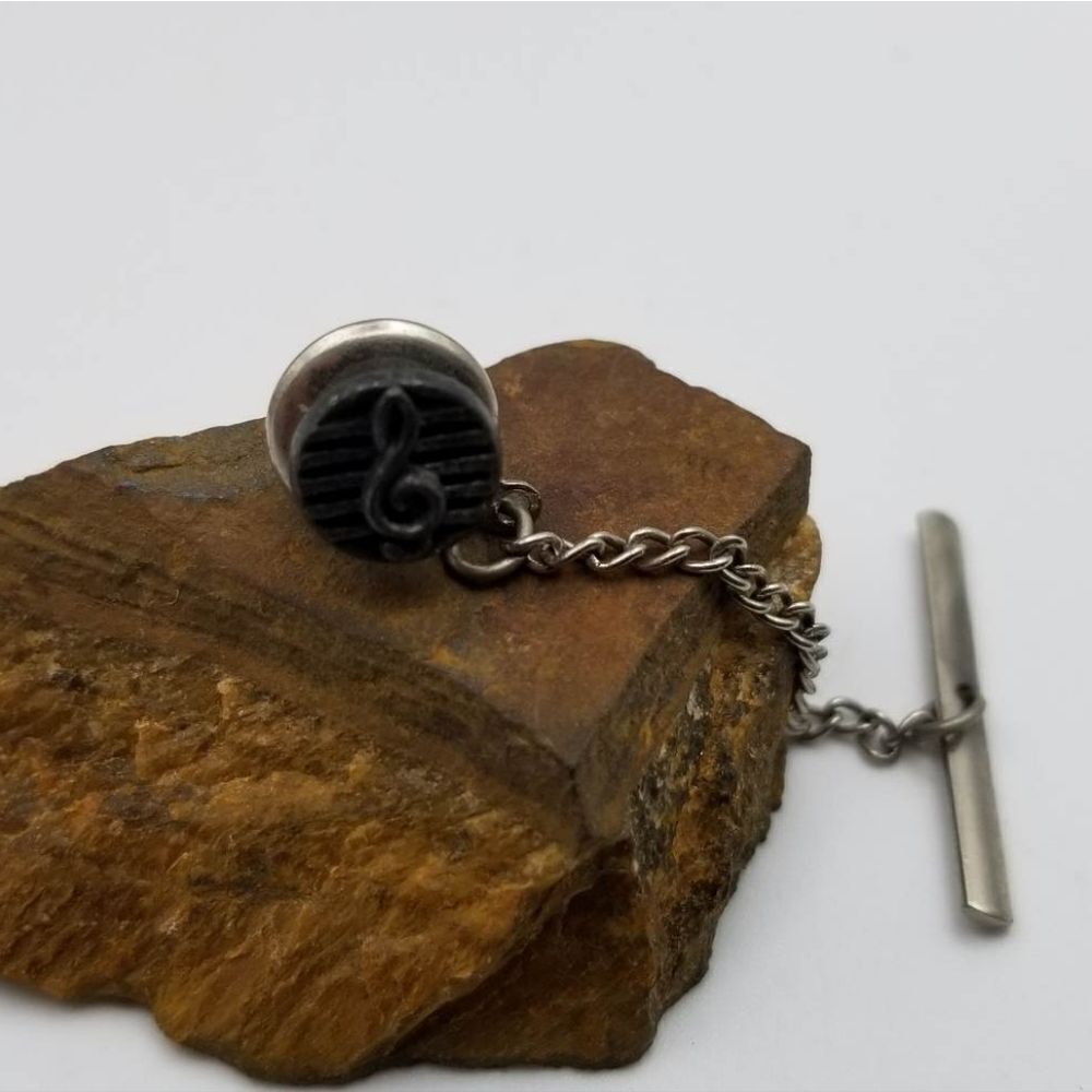 ‎Music symbol tie clip